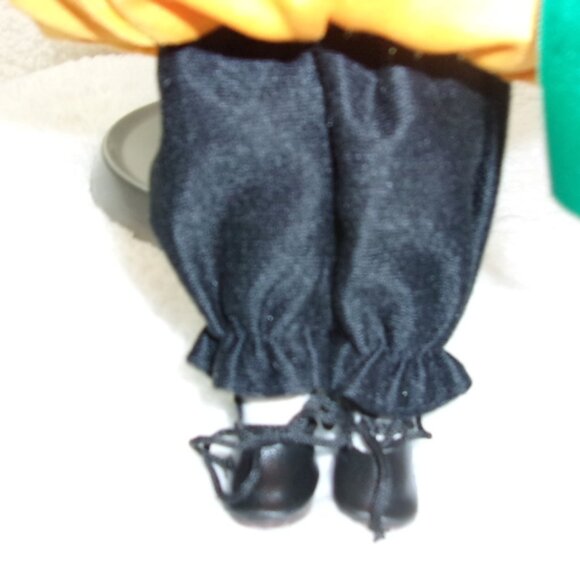 H-497 HAMILTON COLLECTION LIL PUMPKIN PORCELAIN HALLOWEEN DOLL - Picture 5 of 11